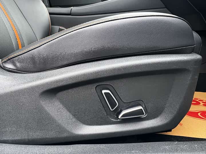 Фото 6 - Changan UNI-V