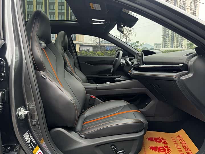 Фото 7 - Changan UNI-V