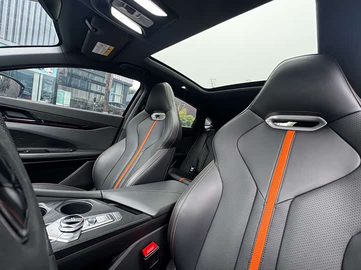 Фото 8 - Changan UNI-V