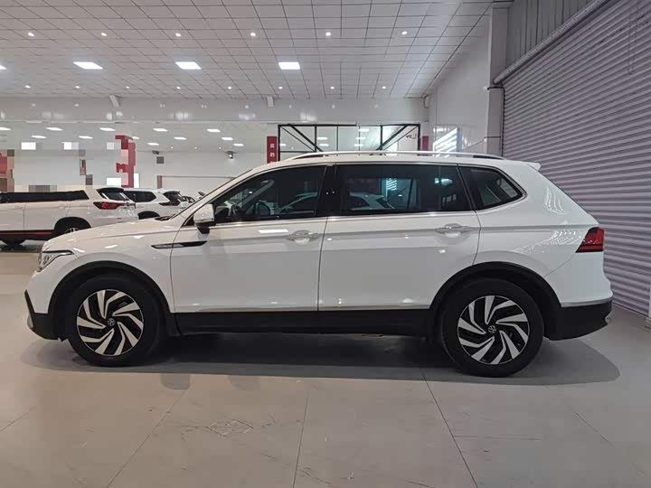 Фото 5 - Volkswagen Tiguan L Pro