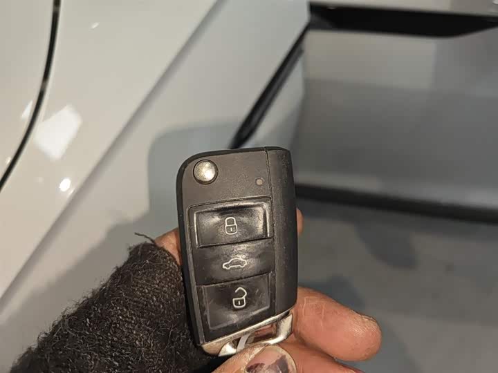 Фото 9 - Volkswagen Tiguan L Pro