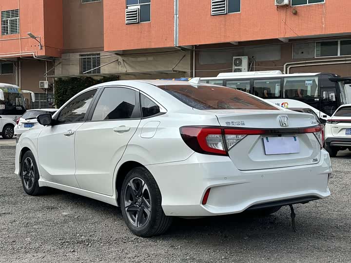 Фото 8 - Honda Envix