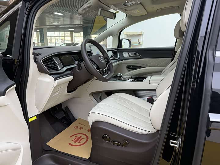 Фото 4 - Denza D9