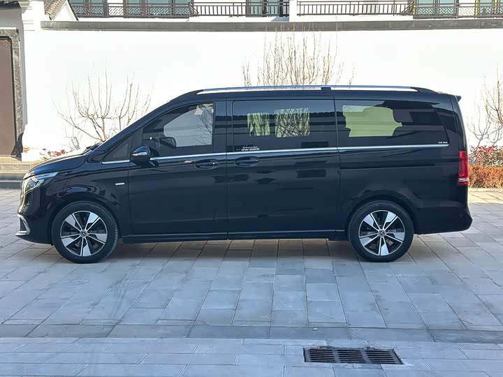 Фото 4 - Mercedes-Benz V-Class