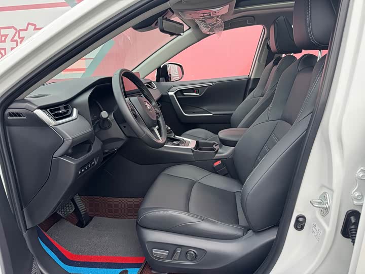 Фото 8 - Toyota Wildlander