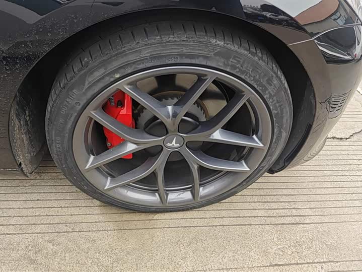 Фото 6 - Tesla Model 3