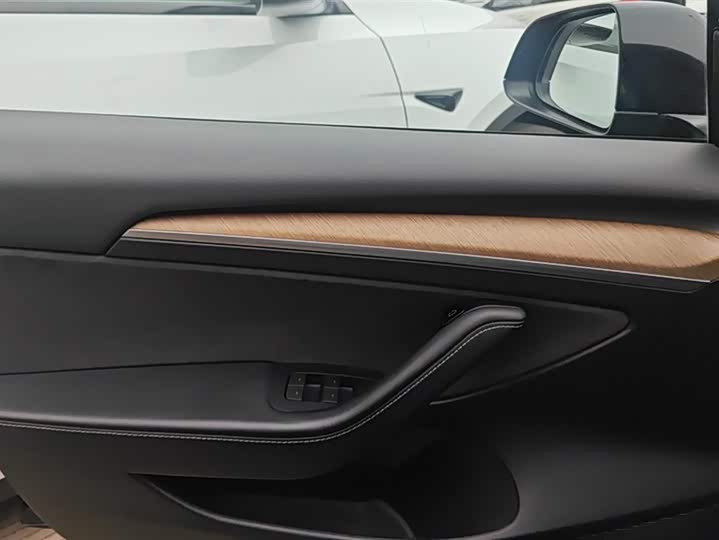 Фото 7 - Tesla Model 3