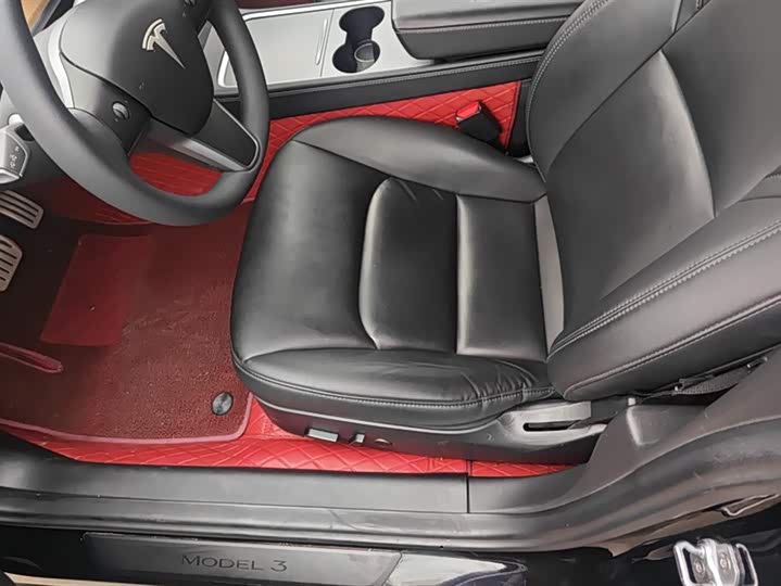 Фото 9 - Tesla Model 3