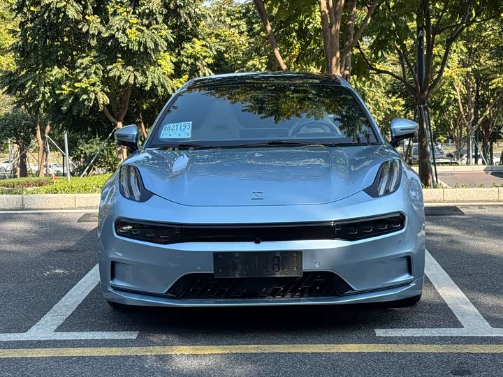 Фото 2 - Zeekr 001