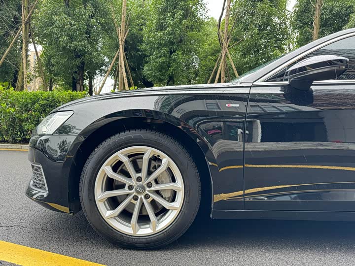 Фото 9 - Audi A6L