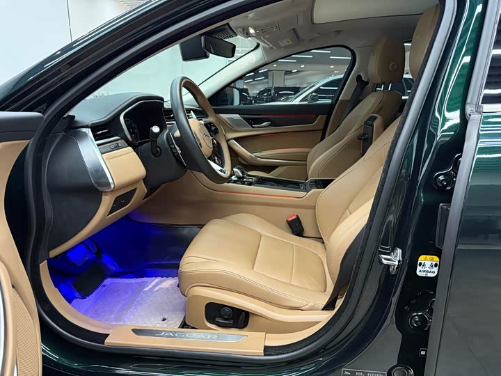 Фото 6 - Jaguar XF L