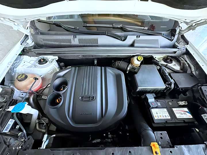 Фото 8 - Geely Atlas