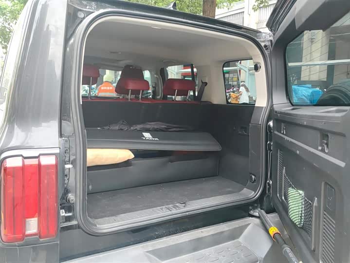 Фото 4 - Tank 300