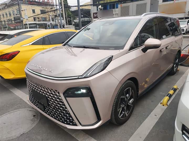 Фото 2 - Maxus G70