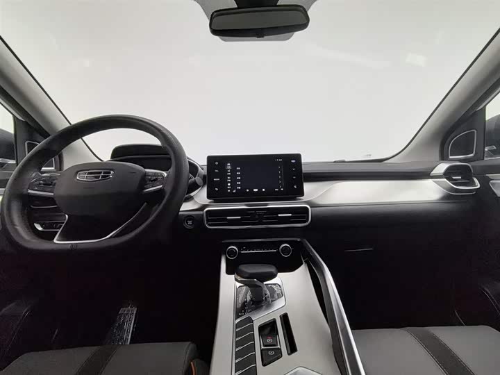 Фото 5 - Geely Coolray