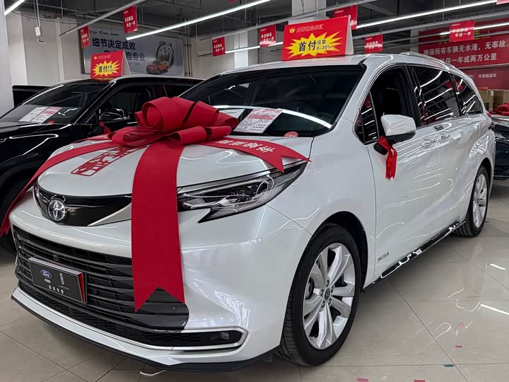 Фото 3 - Toyota Sienna