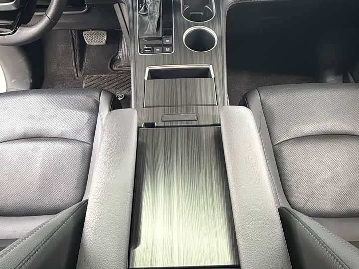 Фото 9 - Toyota Sienna