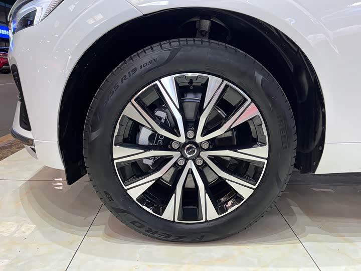 Фото 5 - Volvo XC60