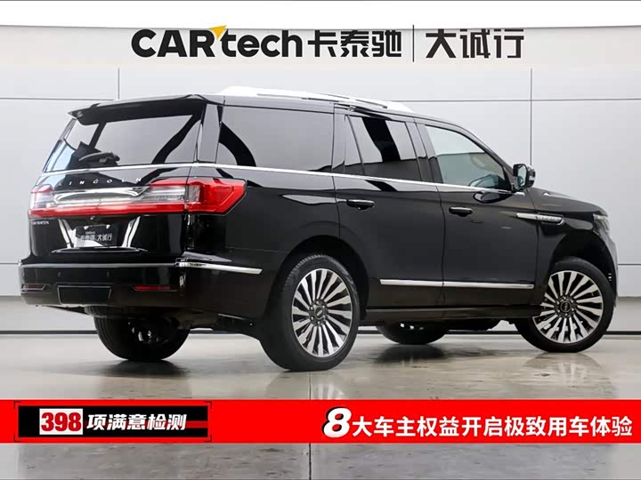 Фото 9 - Lincoln Navigator