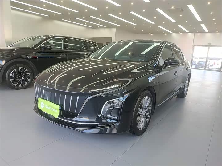 Фото 1 - Hongqi E-QM5