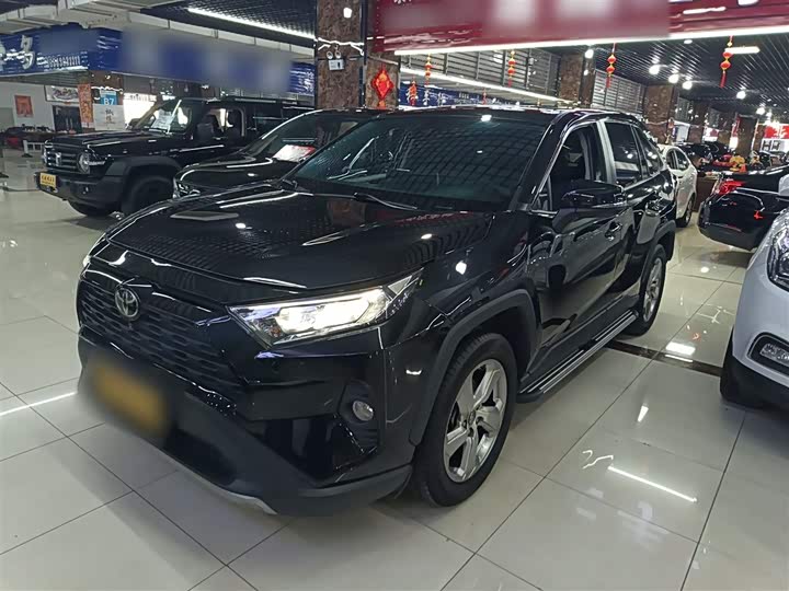 Фото 1 - Toyota RAV4