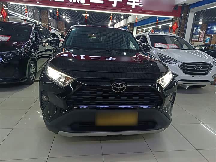 Фото 3 - Toyota RAV4