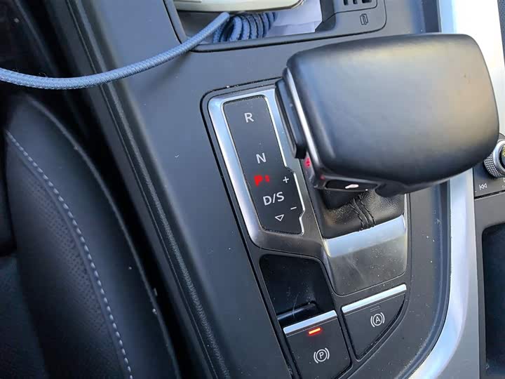 Фото 7 - Audi A4L