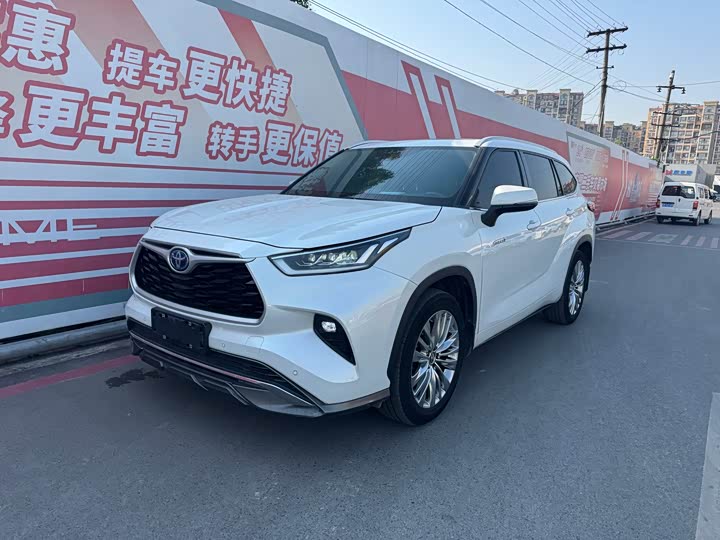 Фото 1 - Toyota Highlander