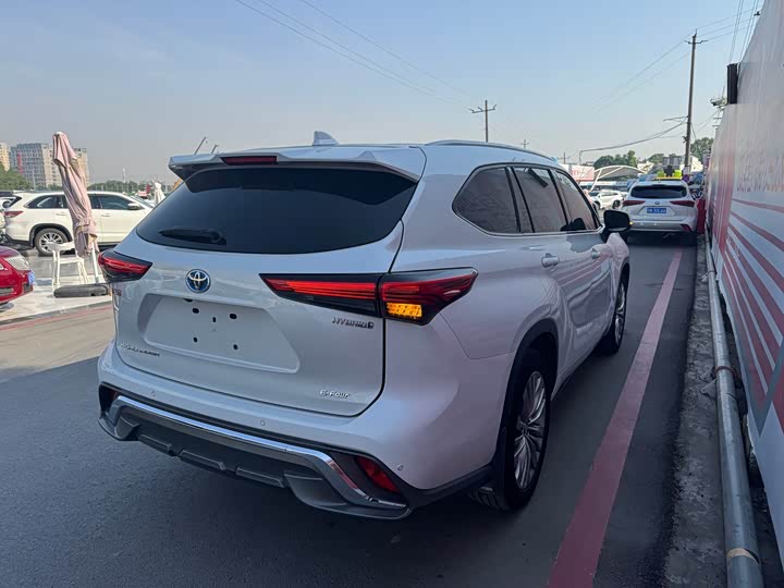 Фото 5 - Toyota Highlander