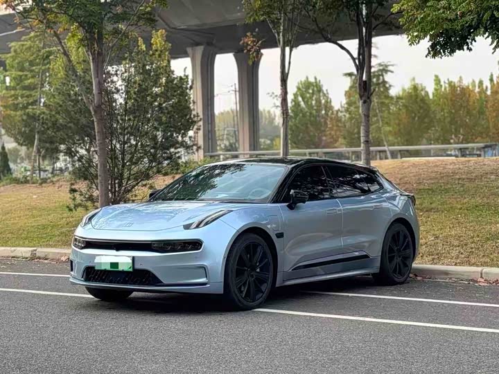 Фото 1 - Zeekr 001