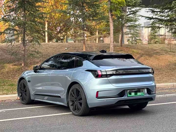 Фото 7 - Zeekr 001