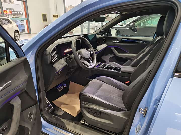 Фото 4 - Volkswagen Tiguan L Pro