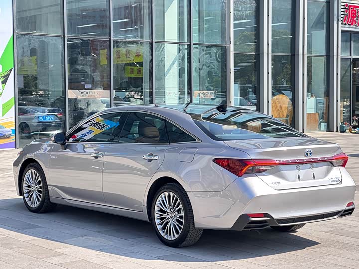 Фото 7 - Toyota Avalon