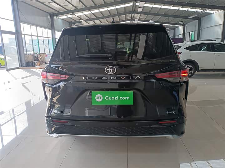 Фото 6 - Toyota Granvia