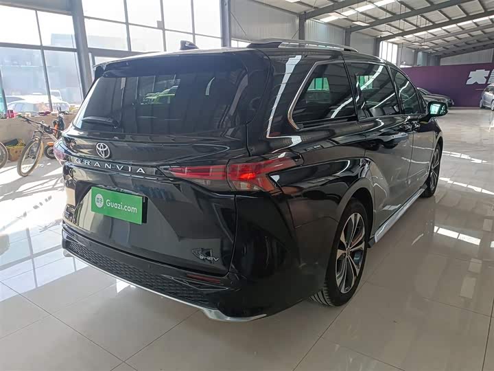 Фото 7 - Toyota Granvia