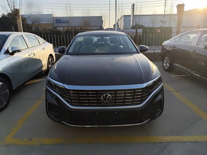 Фото 3 - Volkswagen Passat Hybrid