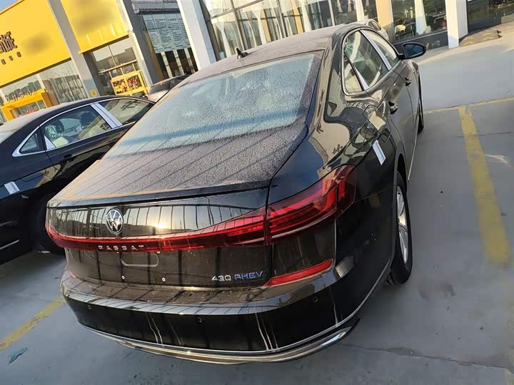 Фото 6 - Volkswagen Passat Hybrid