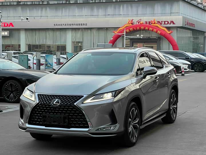 Фото 3 - Lexus RX