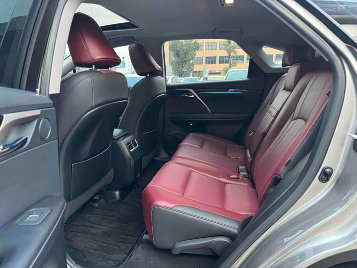 Фото 5 - Lexus RX