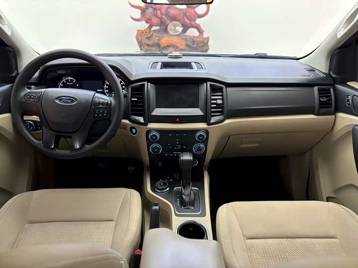 Фото 4 - Ford Everest