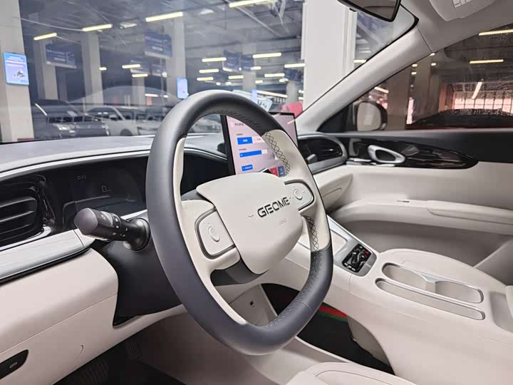 Фото 8 - Geely Galaxy Geome