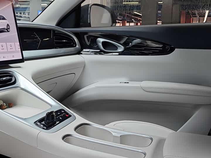 Фото 9 - Geely Galaxy Geome