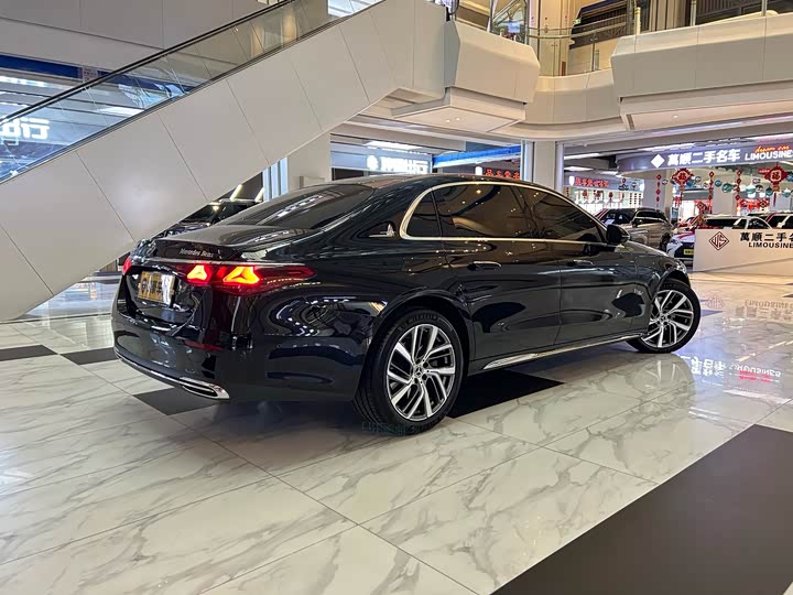 Фото 9 - Mercedes-Benz E-Class