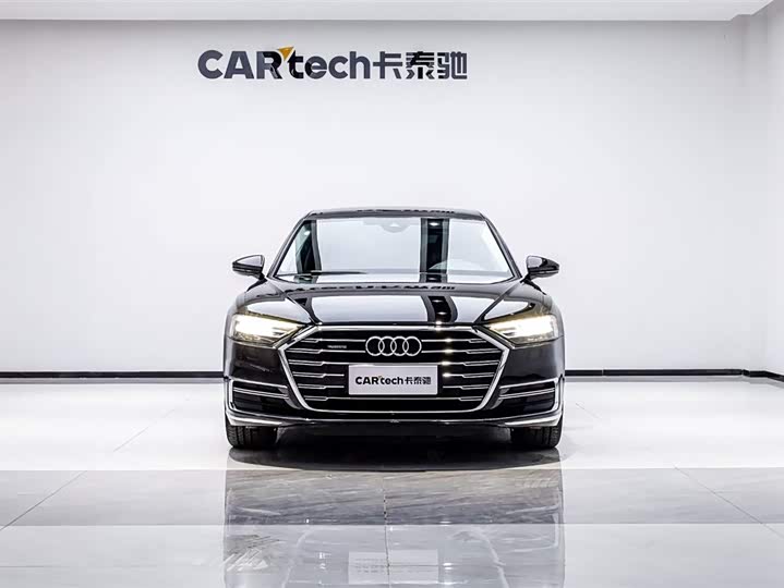 Фото 2 - Audi A8