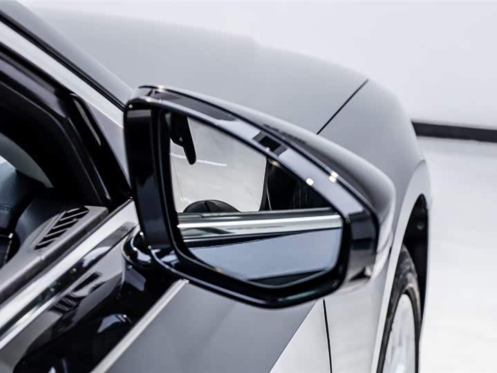 Фото 6 - Audi A8