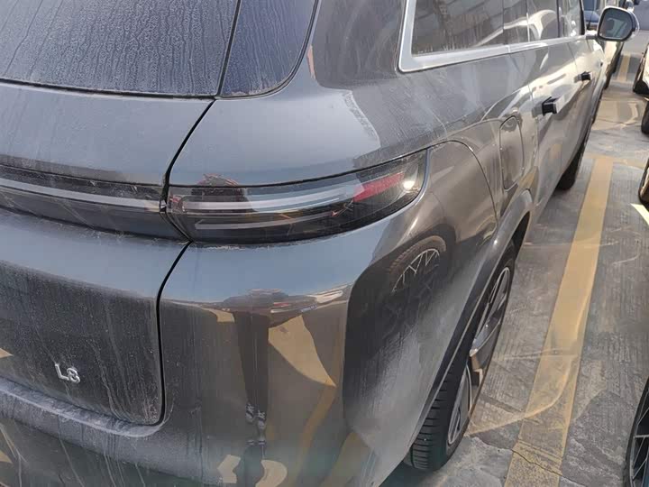 Фото 8 - LiXiang L8