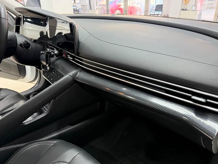 Фото 7 - Hyundai Elantra N line