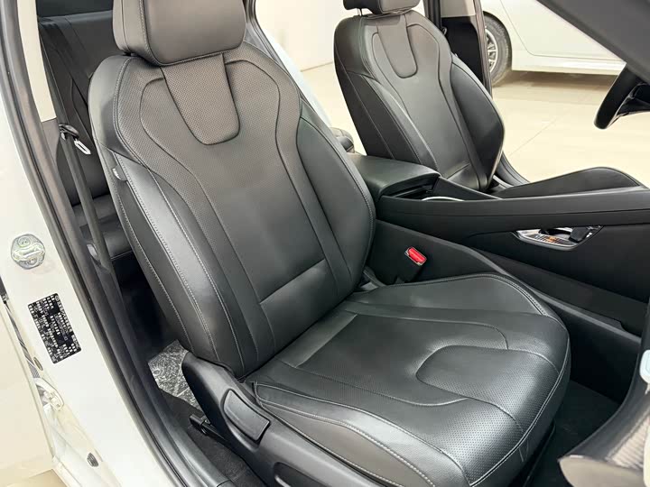 Фото 8 - Hyundai Elantra N line