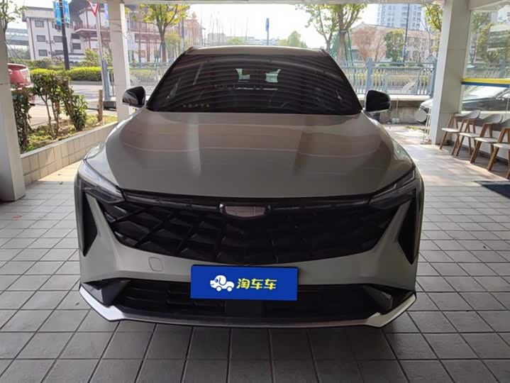 Фото 2 - Geely Atlas
