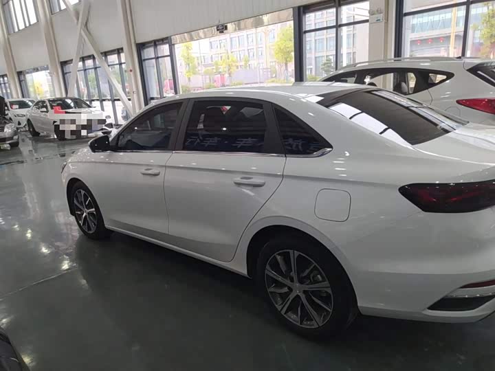 Фото 5 - Geely Emgrand